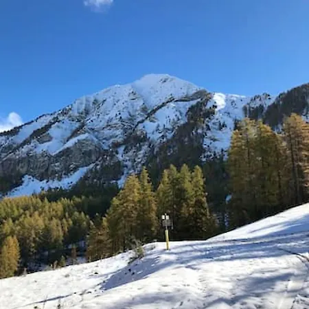 A Avec Vue Sur La Montagne * Saint-Leger-les-Melezes